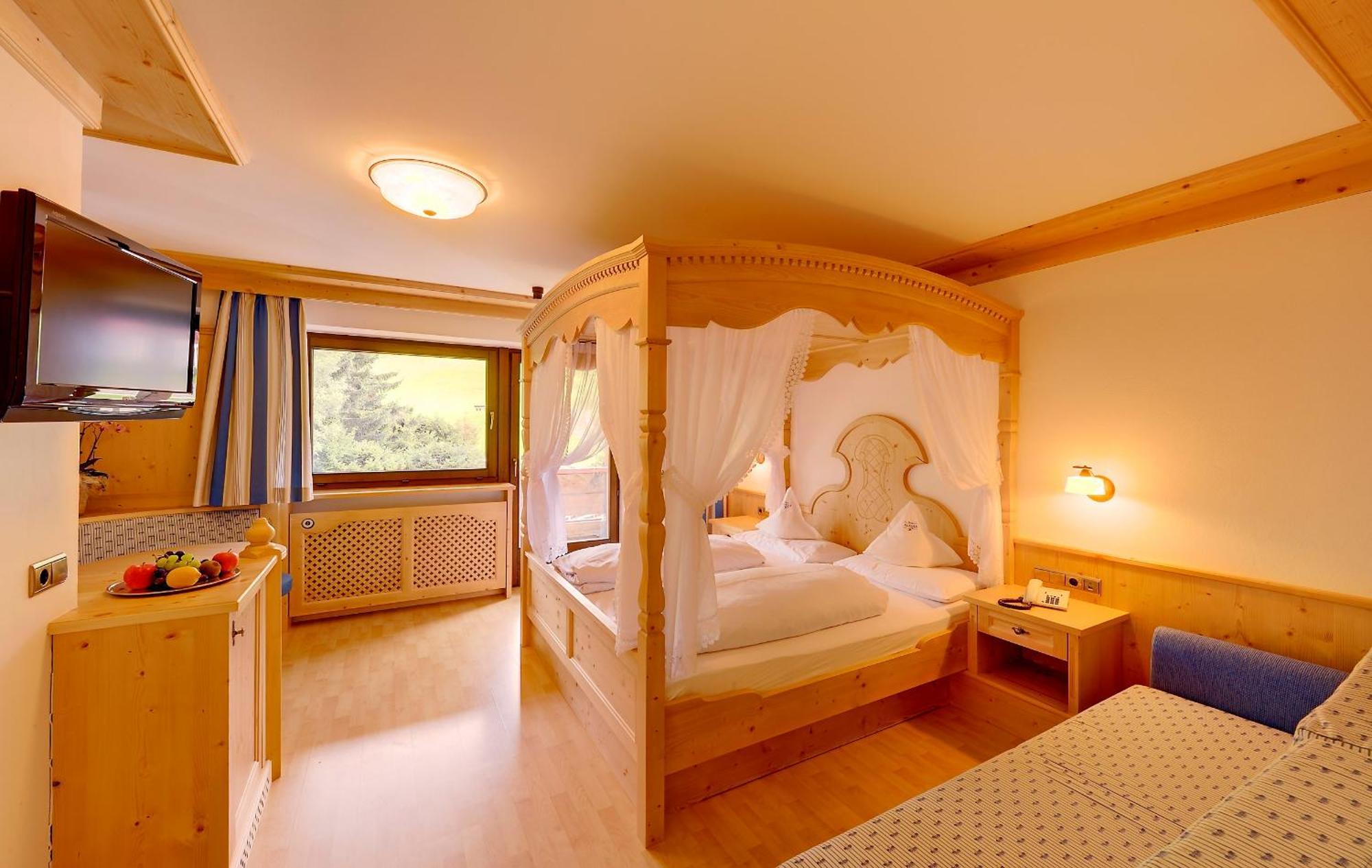 Hotel Alaska Selva di Val Gardena Rom bilde